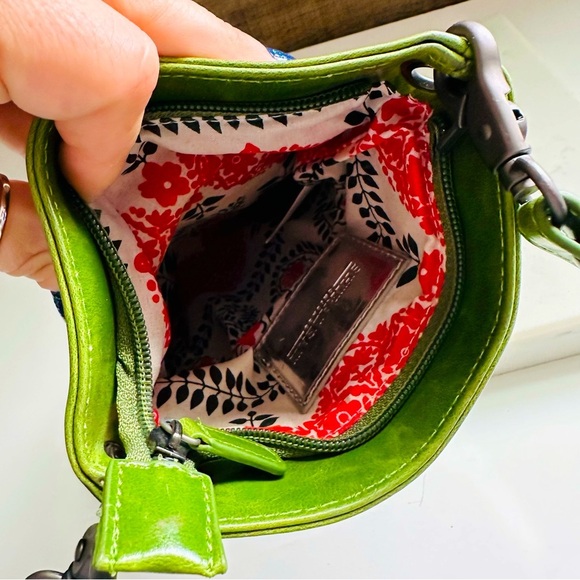 Shiraleah Harper Green Vegan Crossbody Bag - Picture 7 of 9